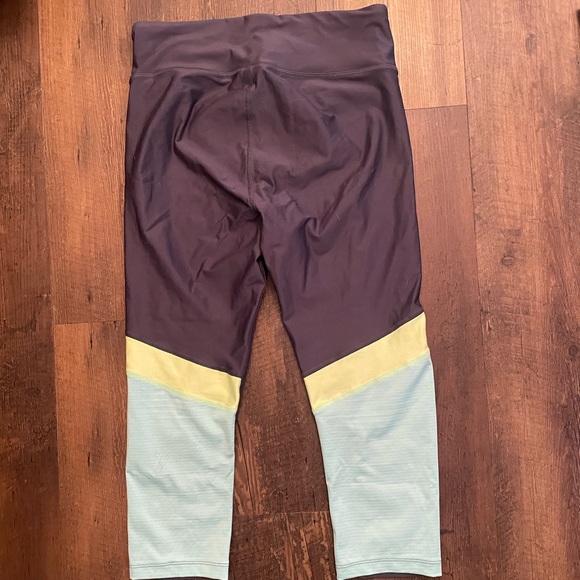 Under armour cropped compression leggings - Picture 2 of 2